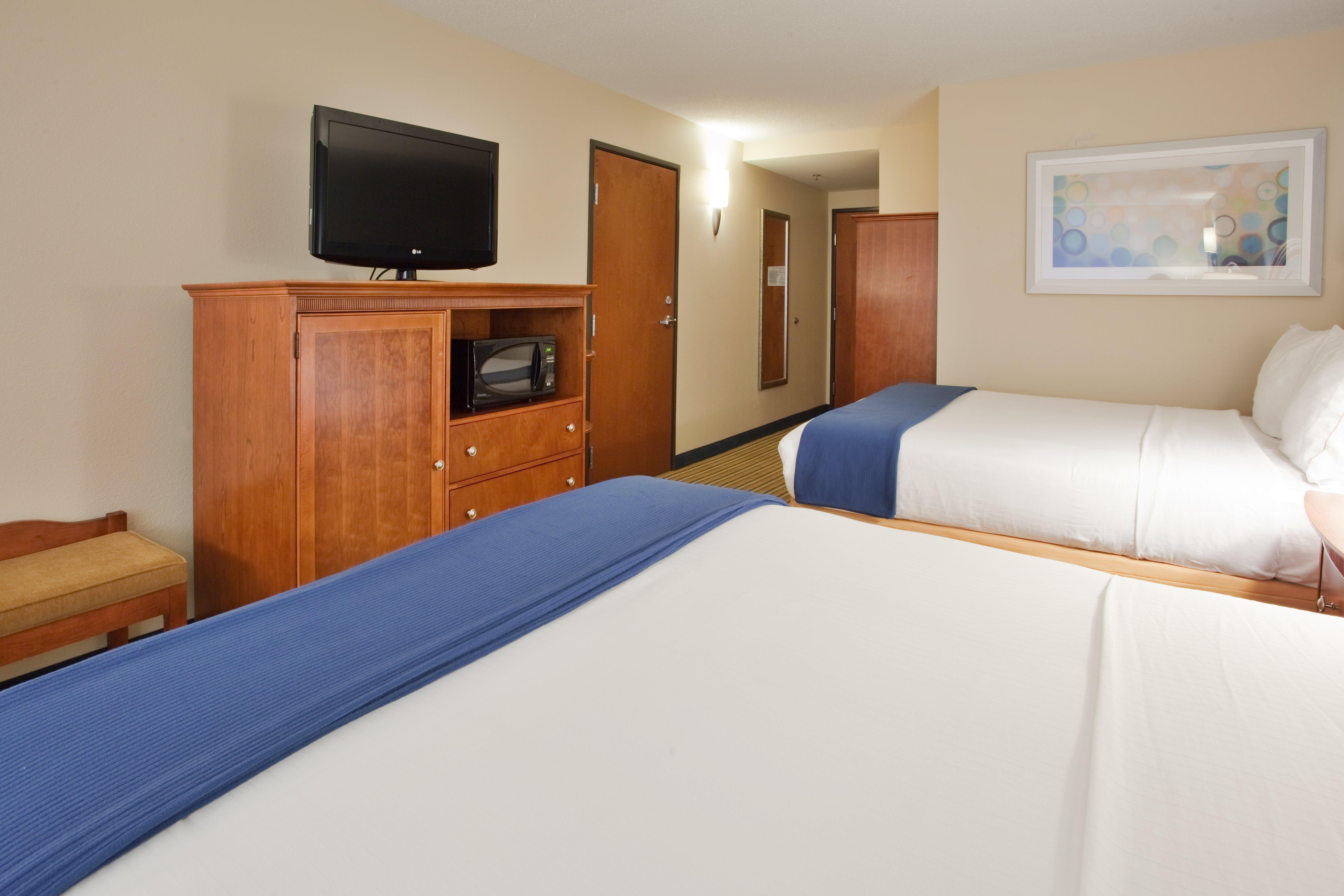 Holiday Inn Express Hotel & Suites Fredericksburg, An Ihg Hotel Exterior photo
